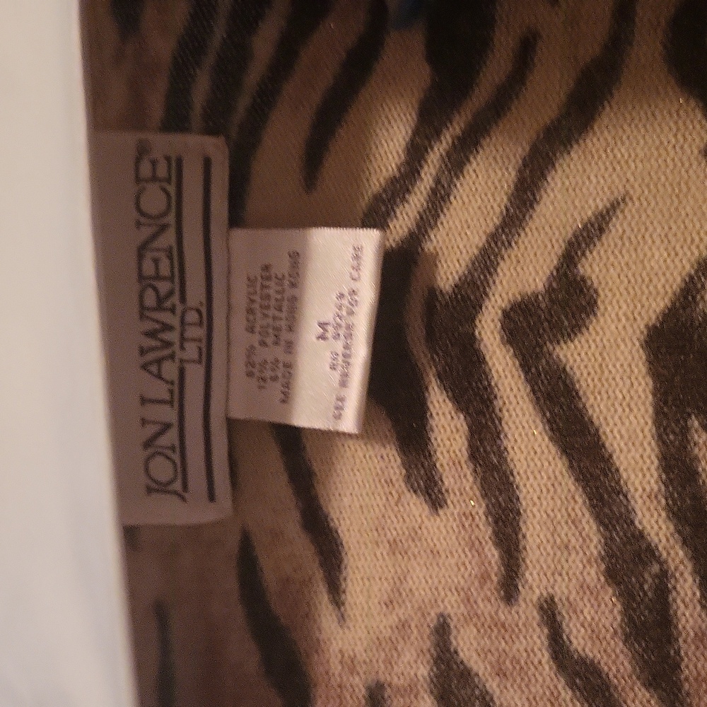 Tiger Print Open Front Cardigan.  Pit 1-24. It Seems Oversized ,tagged Medium - Picture 3 of 7